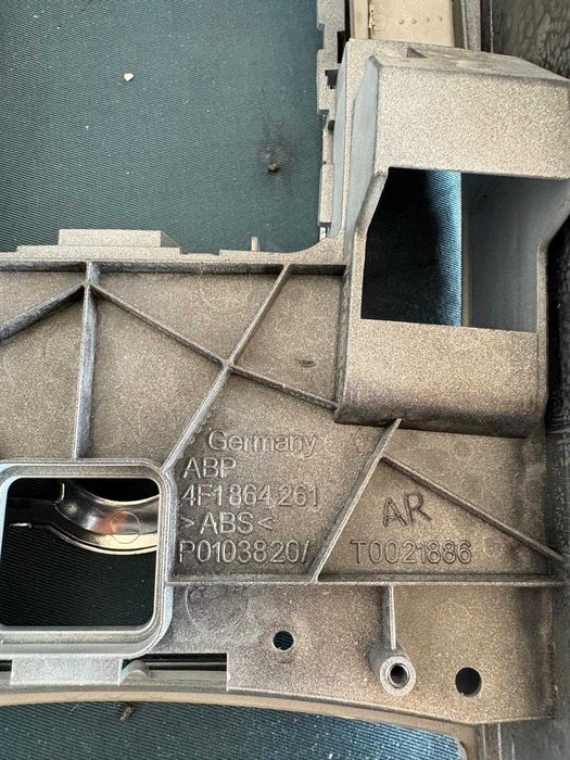 rama ornament consola audi a6c6 2010