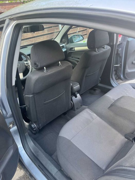 Proprietar vând Opel Astra H, 2008, 1,6 benzina, sedan