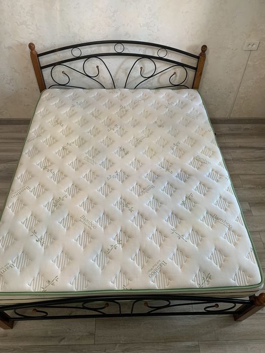 Продам кровать двух спальную