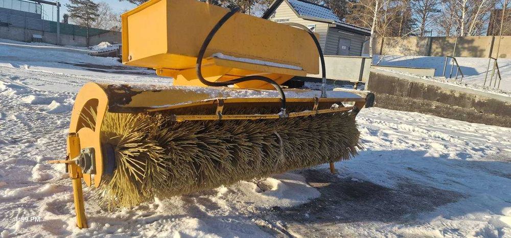 Коммунально-строительная машина (мини-трактор)