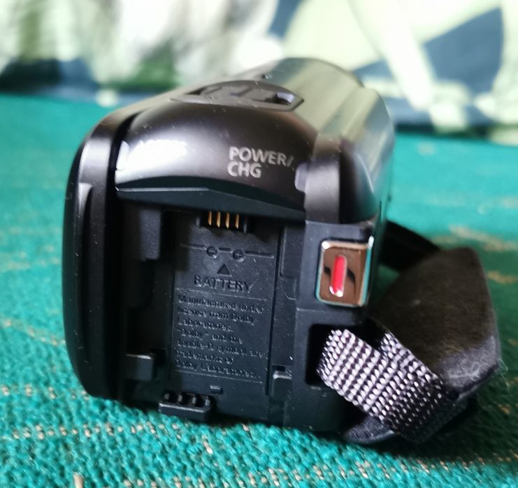 Видеокамера CANON Legria HFr 87