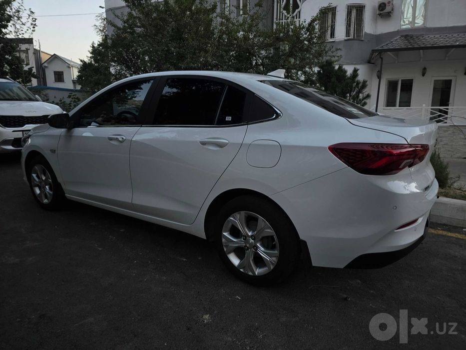 Onix Primier 2 Turbo AT Plus