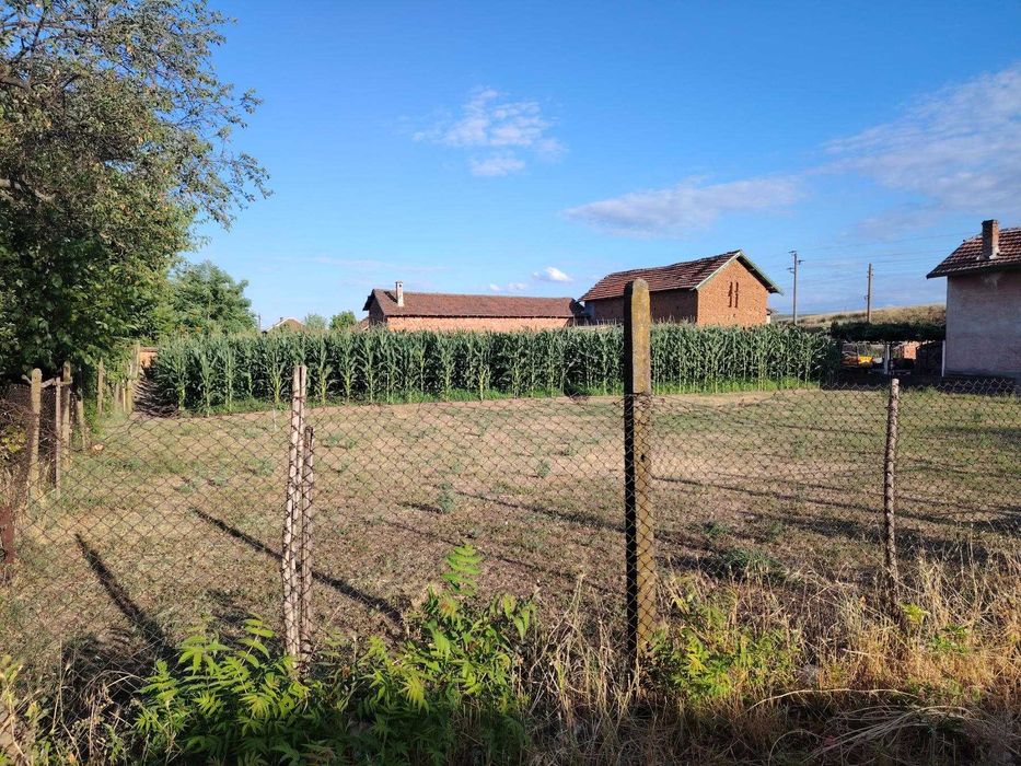 Парцел в близост до Плевен, подходящ за фотоволкаик .