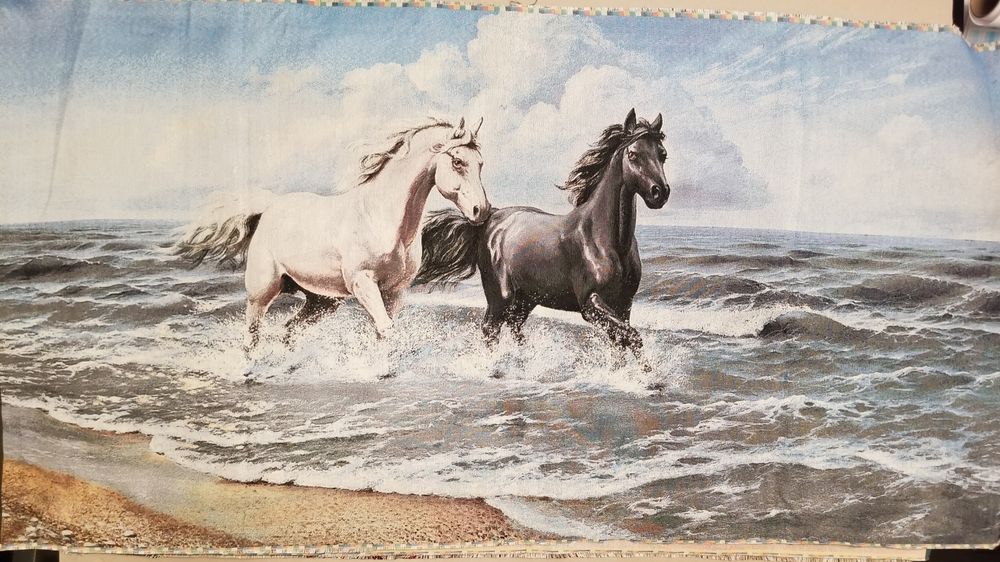 Продам картины из гобелена в раме