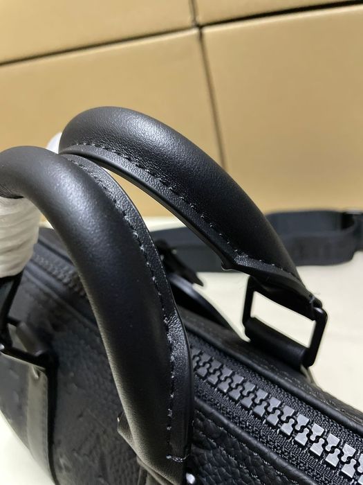 Louis Vuitton Keepall Bandoulière 25