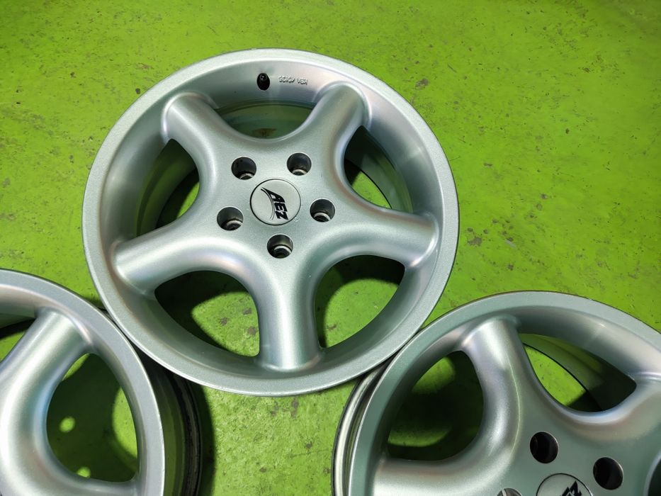 16 5x114.3 Лети джанти 5х114.3