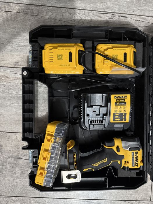 Продам шуруповерт Dewalt