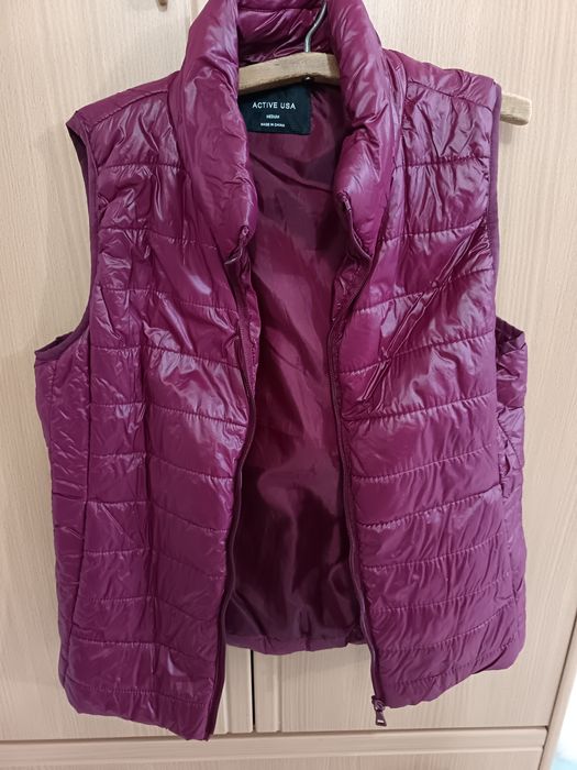 Продам женские куртки