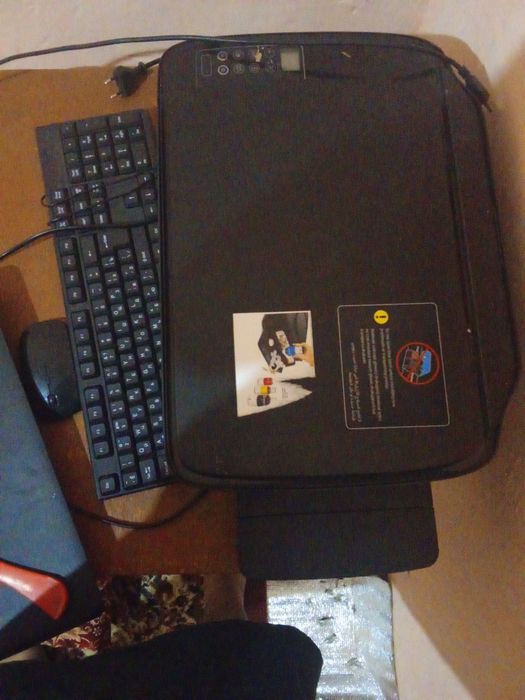 Noutbuk Acer holati yangi i prontir u xam yangi ozgina ishlagan