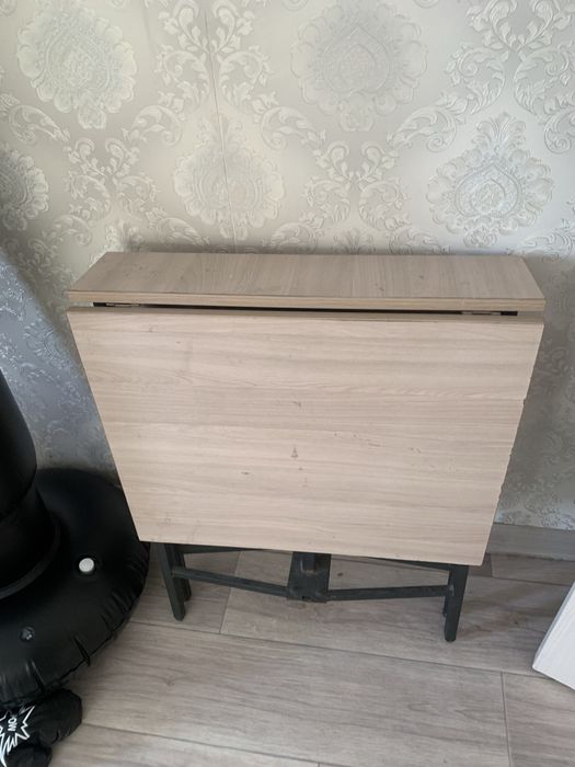 Жиналатын стол  ұсталған