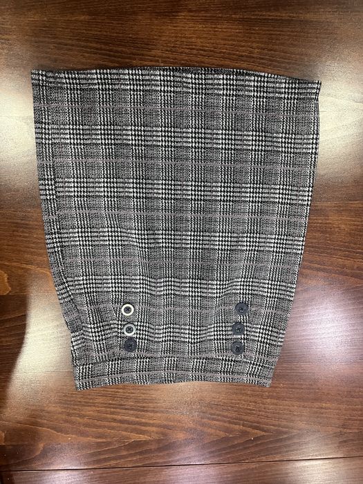 Къси поли, чисто новш, с ластик. Еластични материи