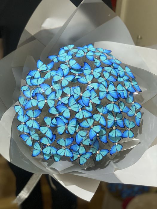 Светящийся букет из бабочек