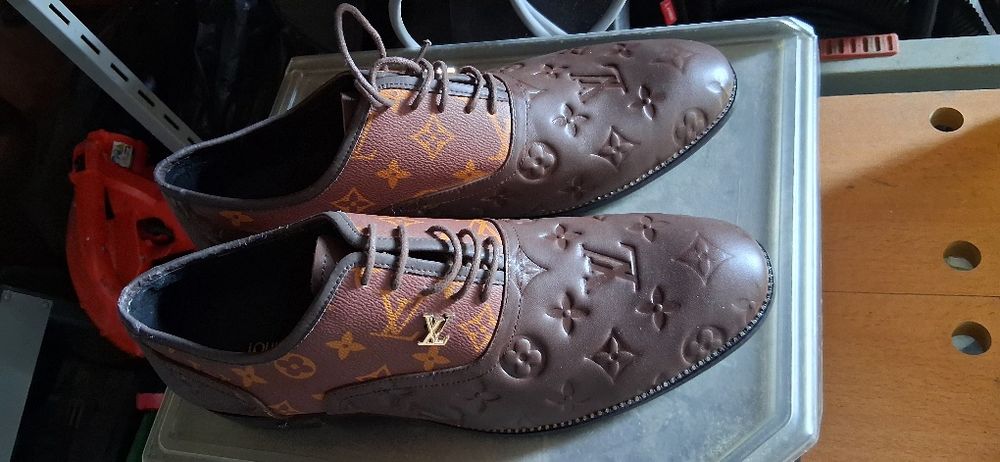 Pantofi din   piele