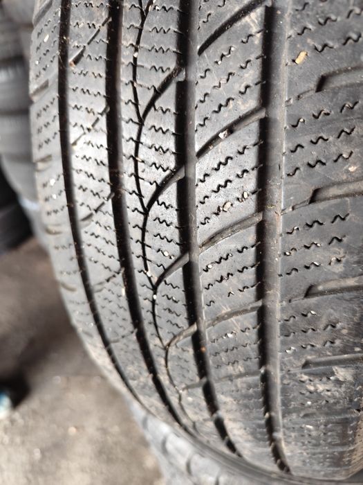 Anvelope 235 60 18 M+S