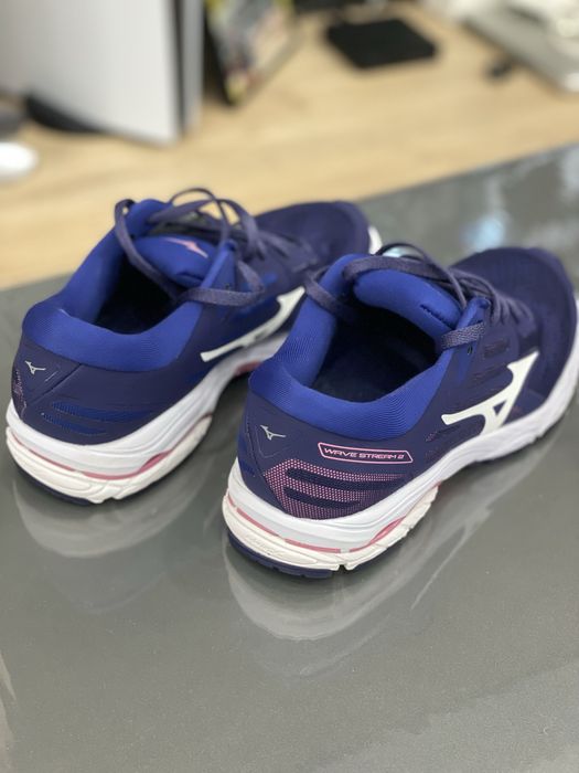 Маратонки Mizuno wave stream 2