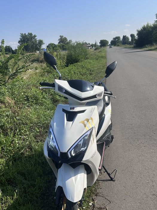 Продам скутер м8