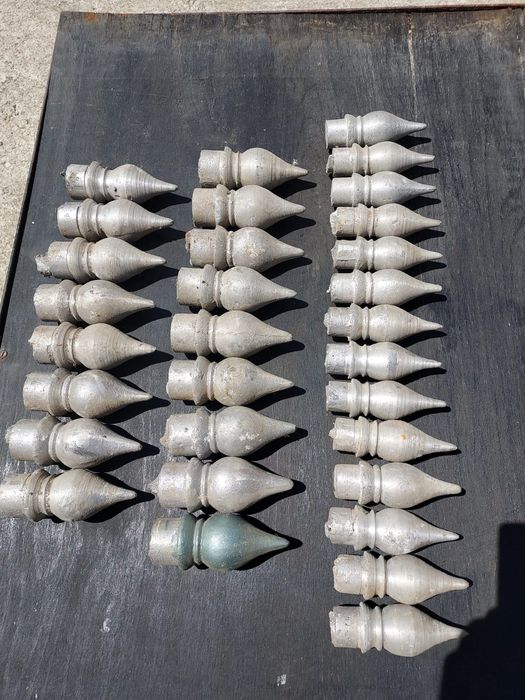 Capace varfuri din aluminiu teava rotunda.