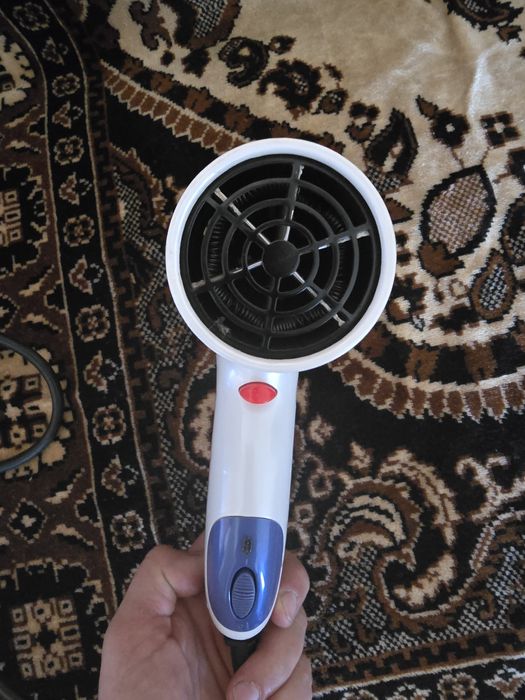 Продаю  фен Scarlett