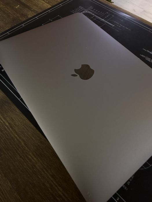 MacBook Air 2019 года