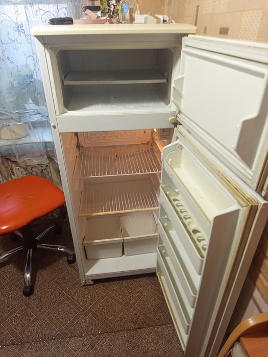 Продам холодильник