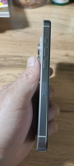 iPhone 16 pro 128гб