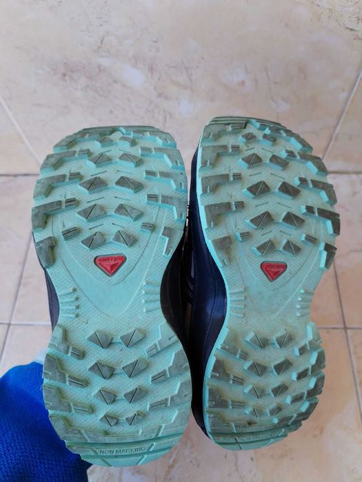 Salomon KICKA J - детски маратонки