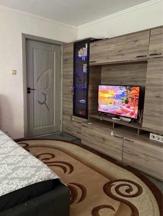 Apartament cu doua camere , zona Rogerius