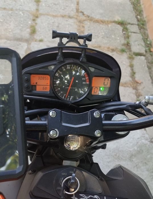 Vand Suzuki GSR 600. 30k km reali