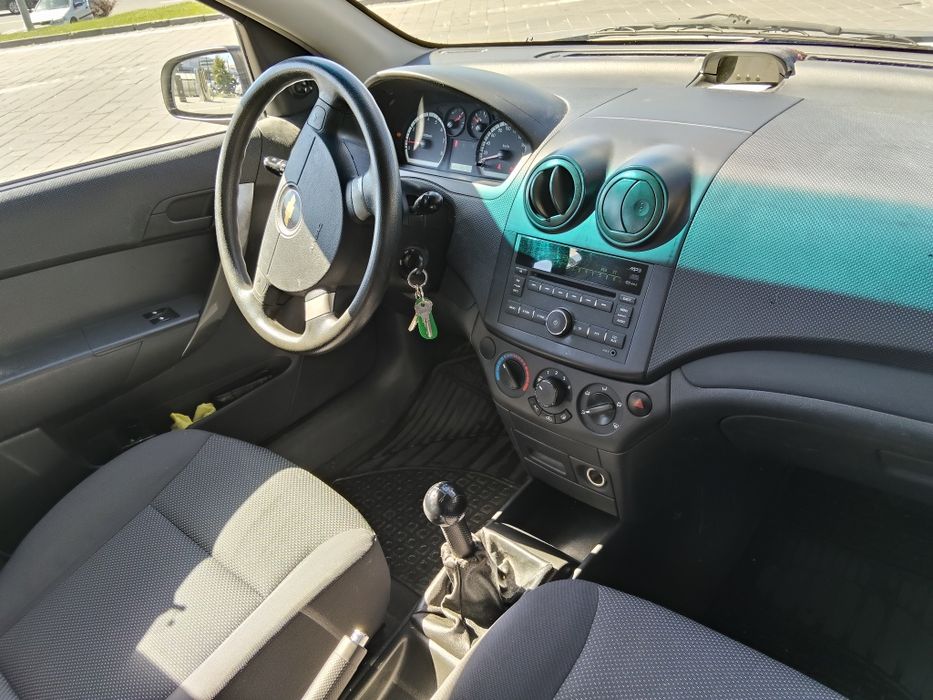 Vând Chevrolet Aveo sau schimb!