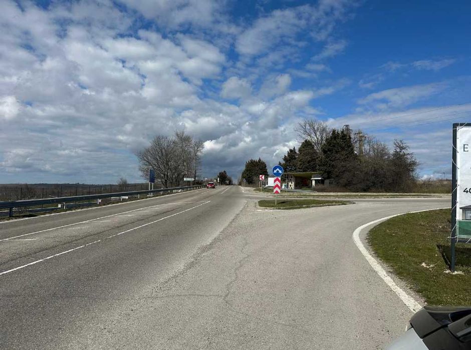 Парцел 2970 м2, УПИ, с.Близнаци, на гл. път Варна-Бургас