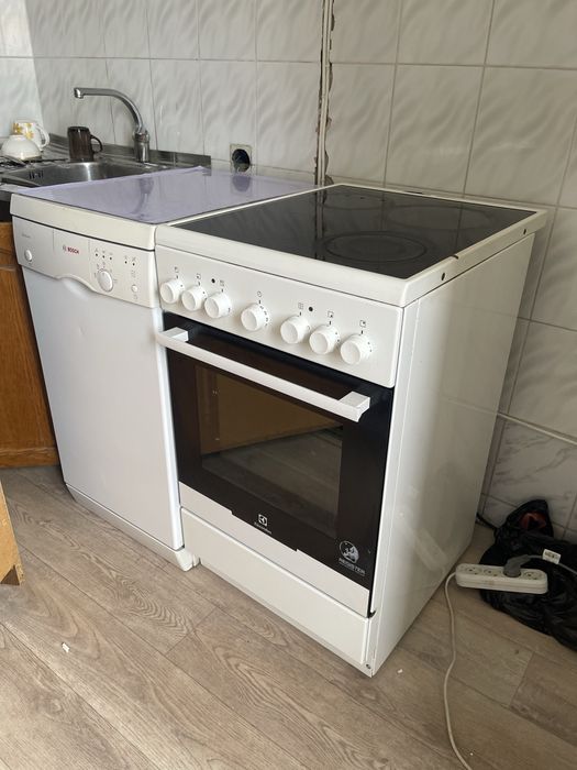 Продам электроплиту