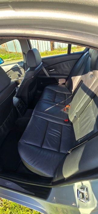 BMW 523 Автомобиль