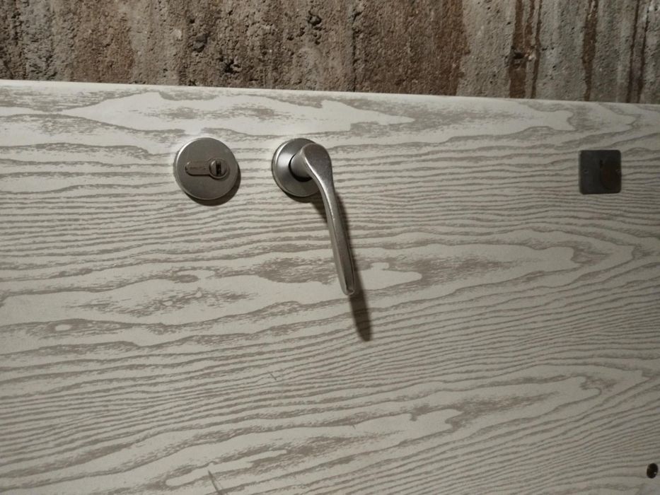 Входна метална врата