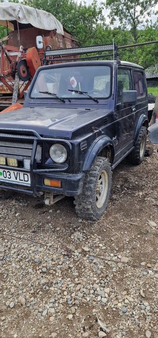 Vând Suzuki Samurai