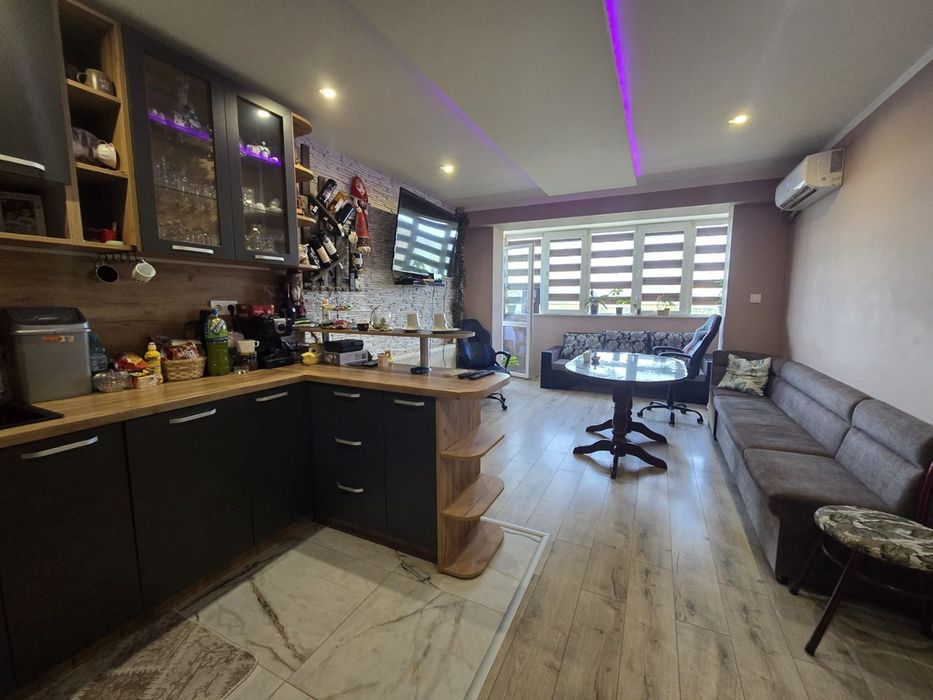 Продава се Тристаен апартамент в Плевен, Сторгозия - 78 кв.м за 1783 €/кв.м - Снимка #1