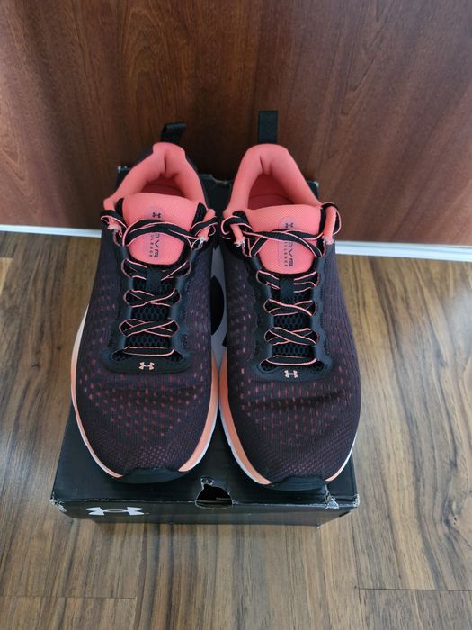 Дамски маратонки Under Armour HOVR Turbulence, черно и розово,номер 39