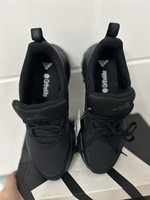 Adidas marimea 36 ( interior 23 cm)