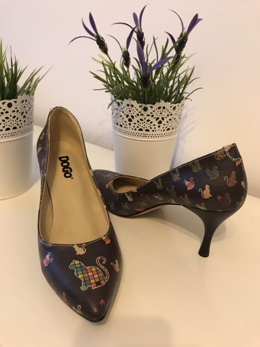Pantofi noi chic din piele, cu pisici, 39