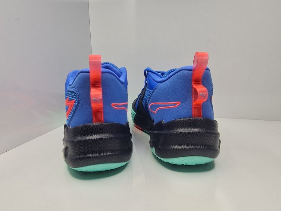 Маратонки Puma Scoot Zeros

Чисто нови без кутия.

Размер 42 стелка 27