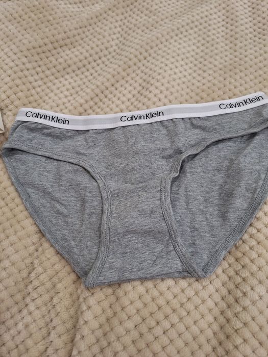 Продам трусики Calvin Klein