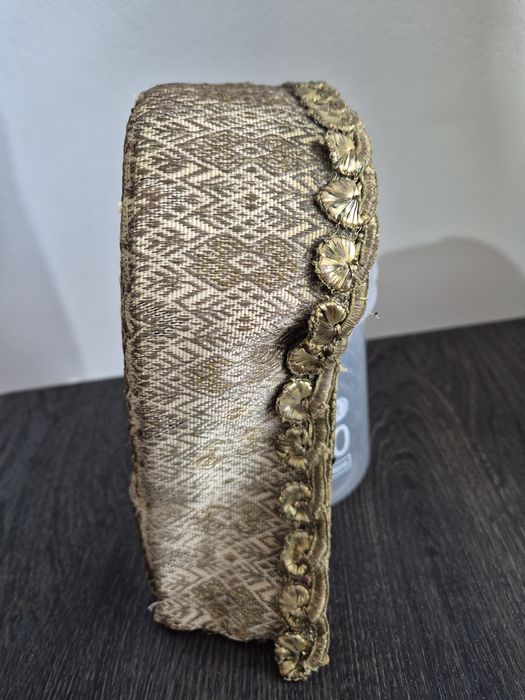 Ceapsa traditionala Banat tel si fir metalic costum popular