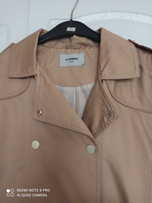 Дамски шлифер в бежово