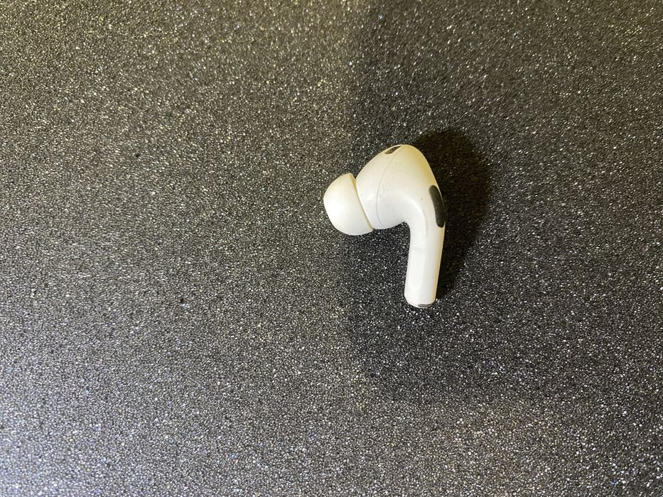 Airpods Pro 2 левый лайтнинг