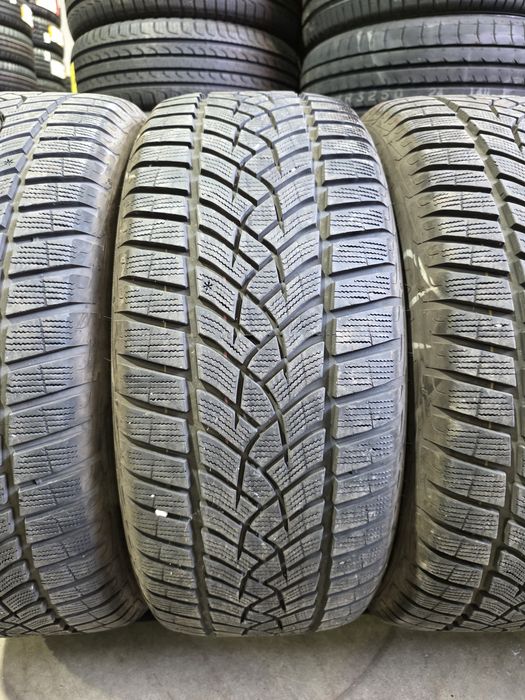 255/45/20 Goodyear 4бр