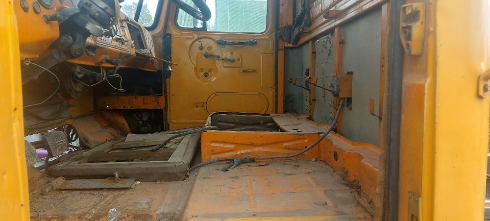 Продам урал 375 без двигателя