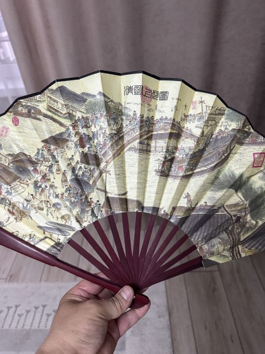 Веер китайский с деревянным корпусом