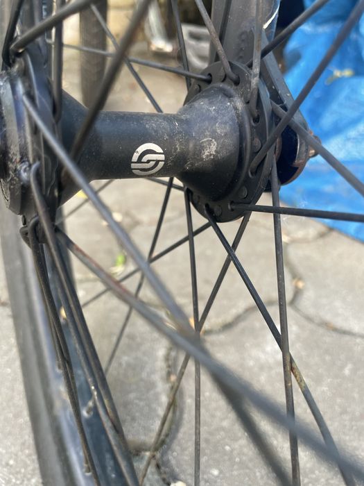 Vand sau schimb bicicleta bmx cu roti salt