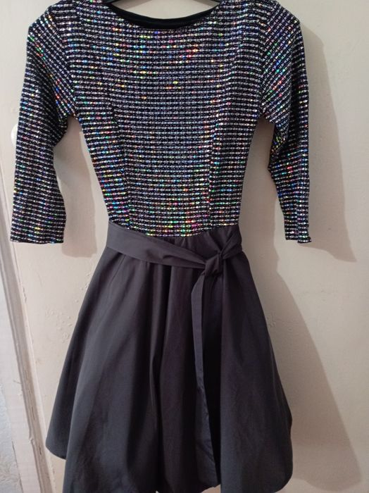 Платье для девочки на 8-10 лет