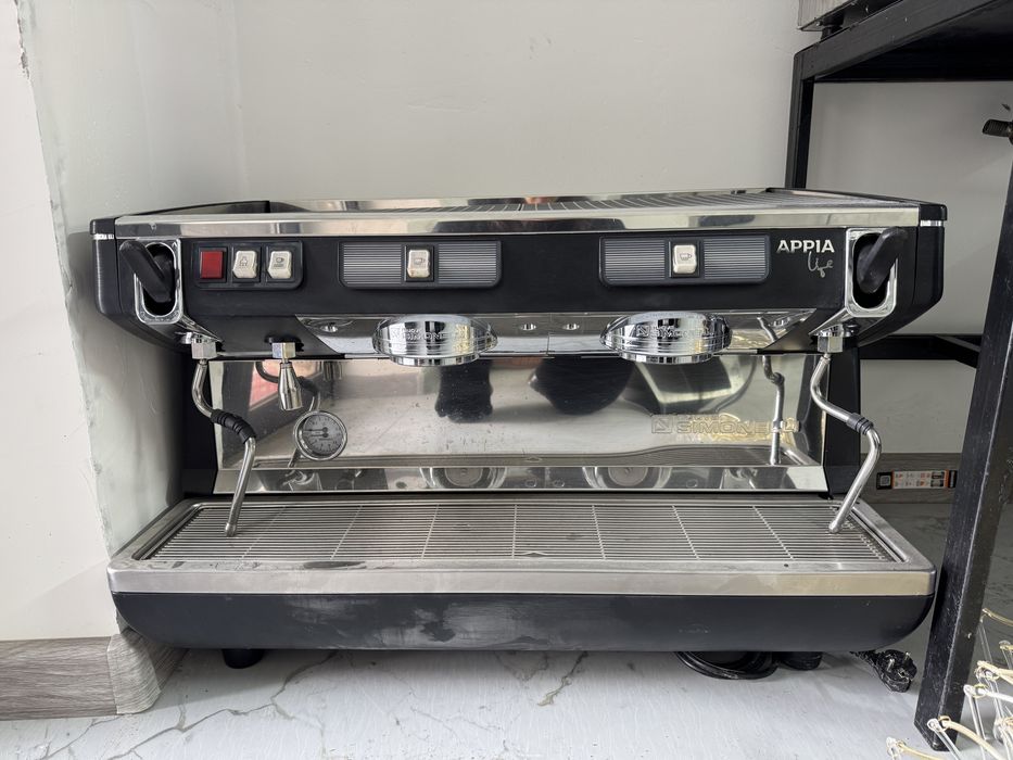 Кофемашина “Simonelli appia life”