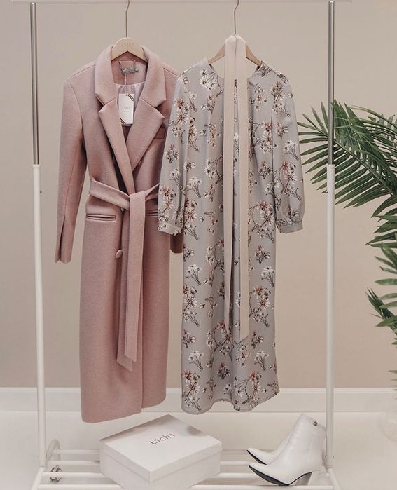 Платье с деликатным цветочным принтом